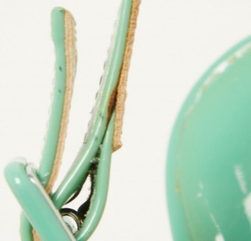 Christian Louboutin - Sandales compensées Une Plume Cork en cuir verni vert, taille 37,5 Bon état - En vente à Dubai, Al Qouz 2