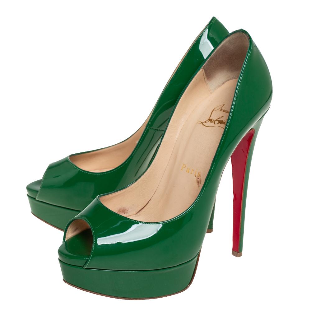 Christian Louboutin Green Patent Leather Very Prive Pumps Size 37.5 In Good Condition In Dubai, Al Qouz 2