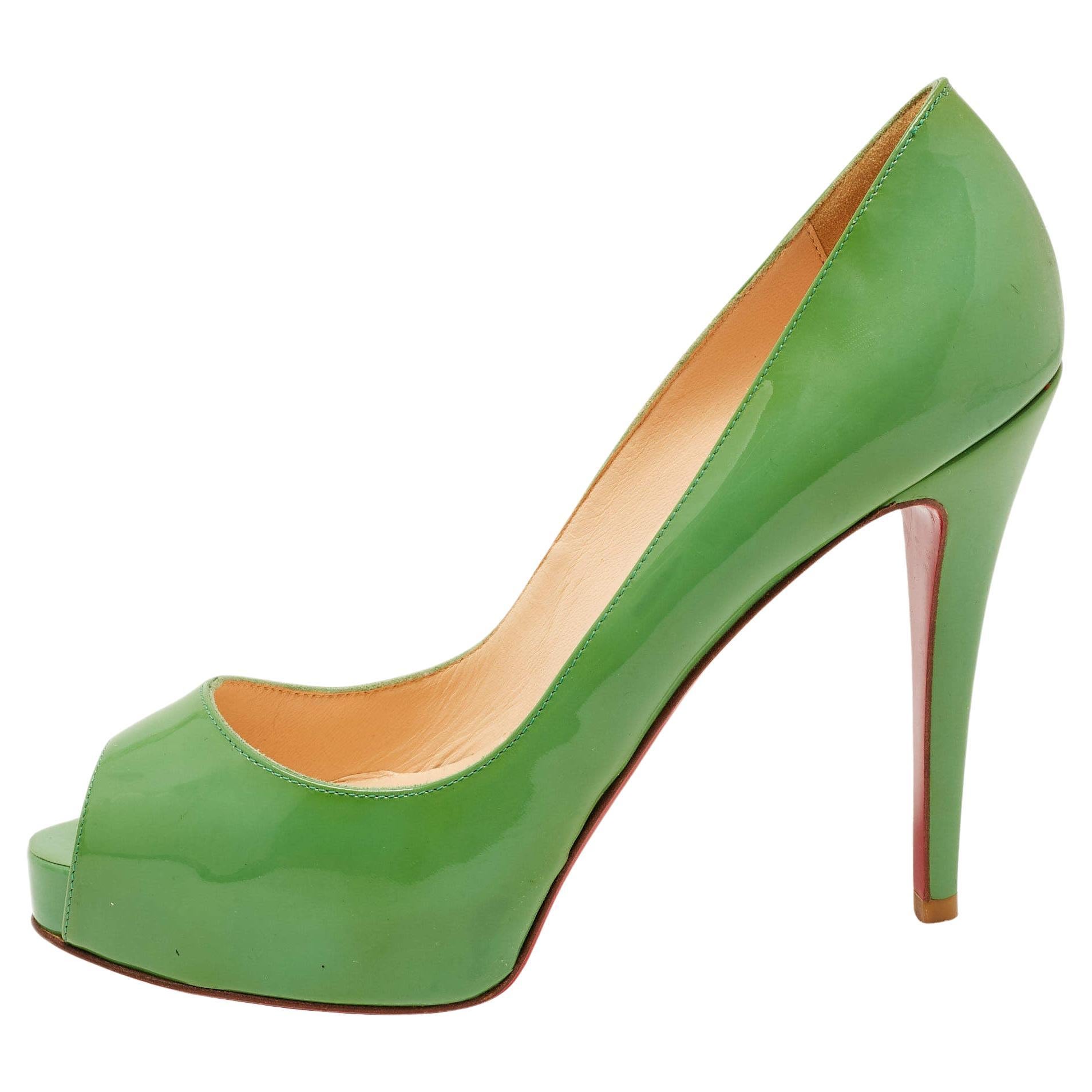 Christian Louboutin Green Patent Leather Very Prive Pumps Size 38.5 For Sale