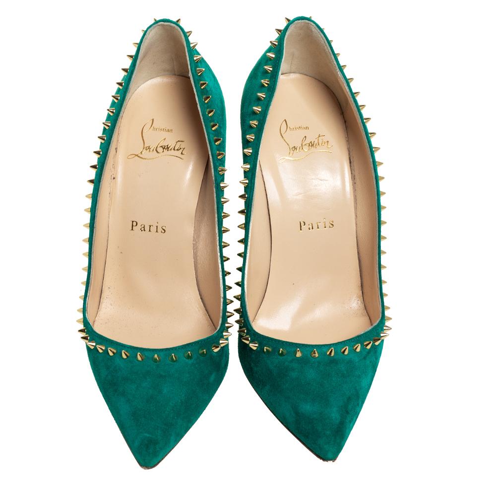 Always setting a benchmark for beautiful footwear, Christian Louboutin introduces another creation from its enormous collection. These Anjalina pumps look absolutely gorgeous with spike embellishments, pointed toes, and slim heels. Crafted from