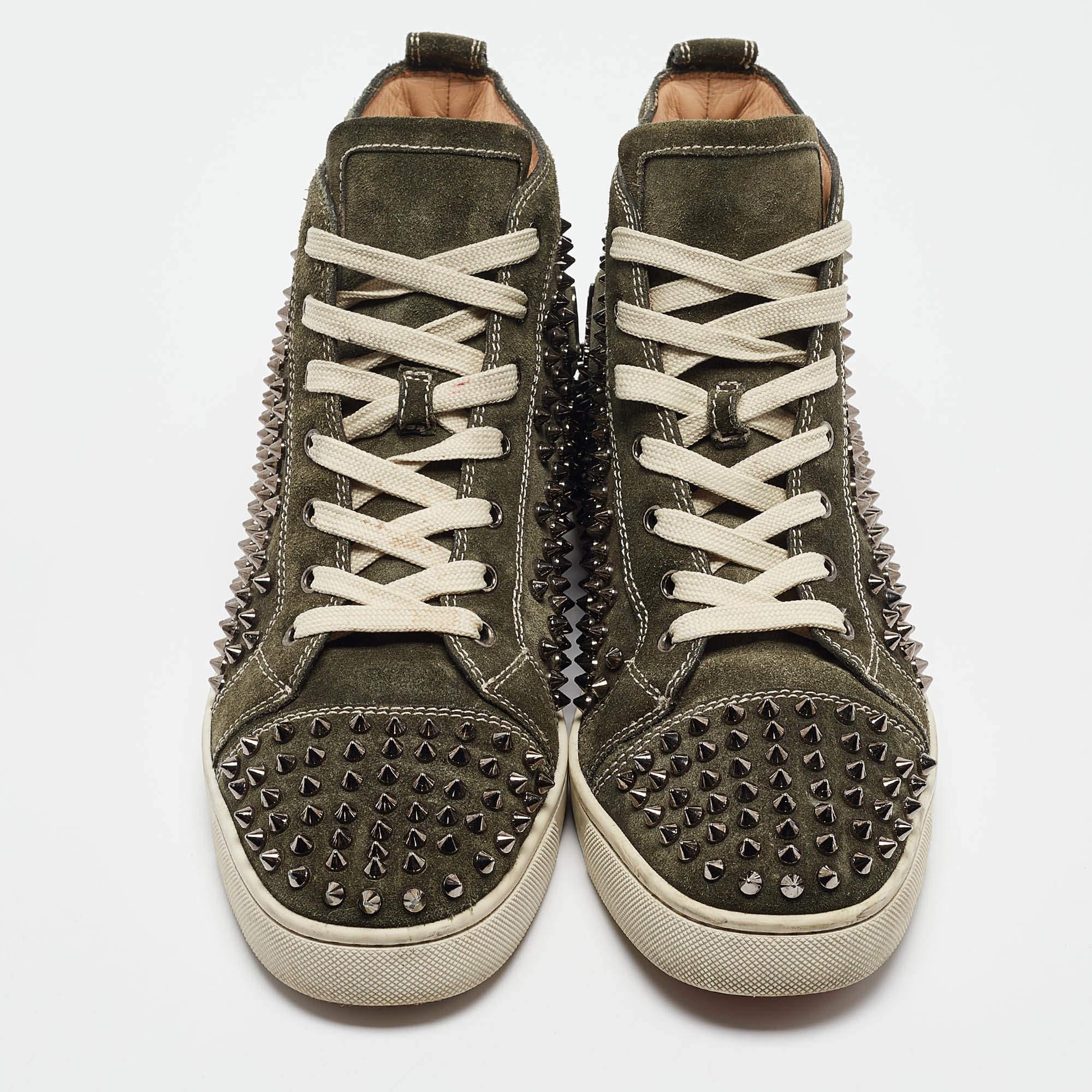 Noir Christian Louboutin Baskets hautes Louis à pointes en daim vert Taille  44 en vente