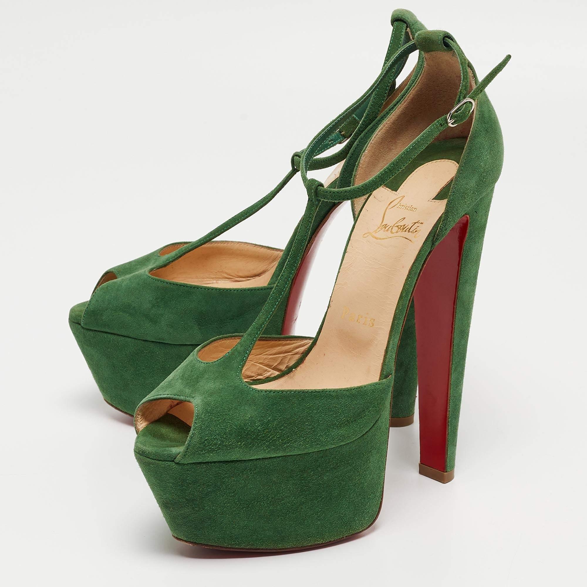 Women's Christian Louboutin Green Suede Nenecheritza Sandals Size 38.5 For Sale