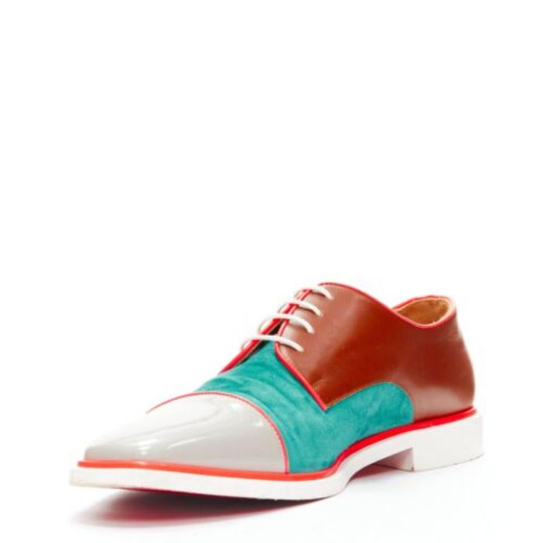 CHRISTIAN LOUBOUTIN camoscio verde con profili neon marrone brogue EU42.5 In condizioni buone in vendita a Hong Kong, NT
