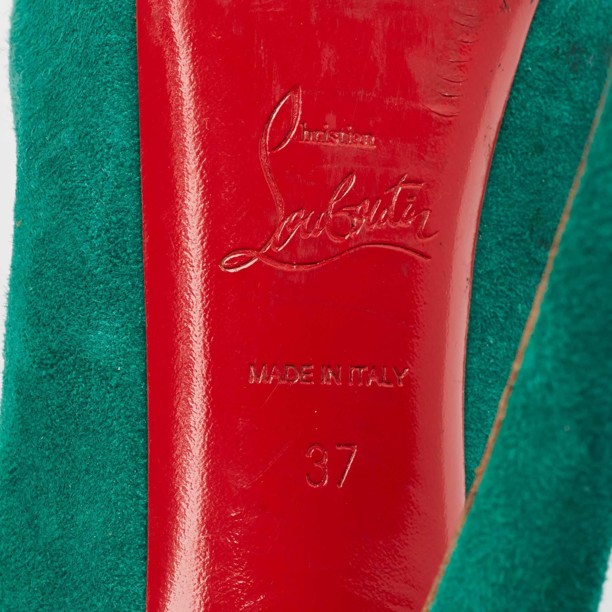 Christian Louboutin escarpins simples en daim vert taille 37 en vente 3
