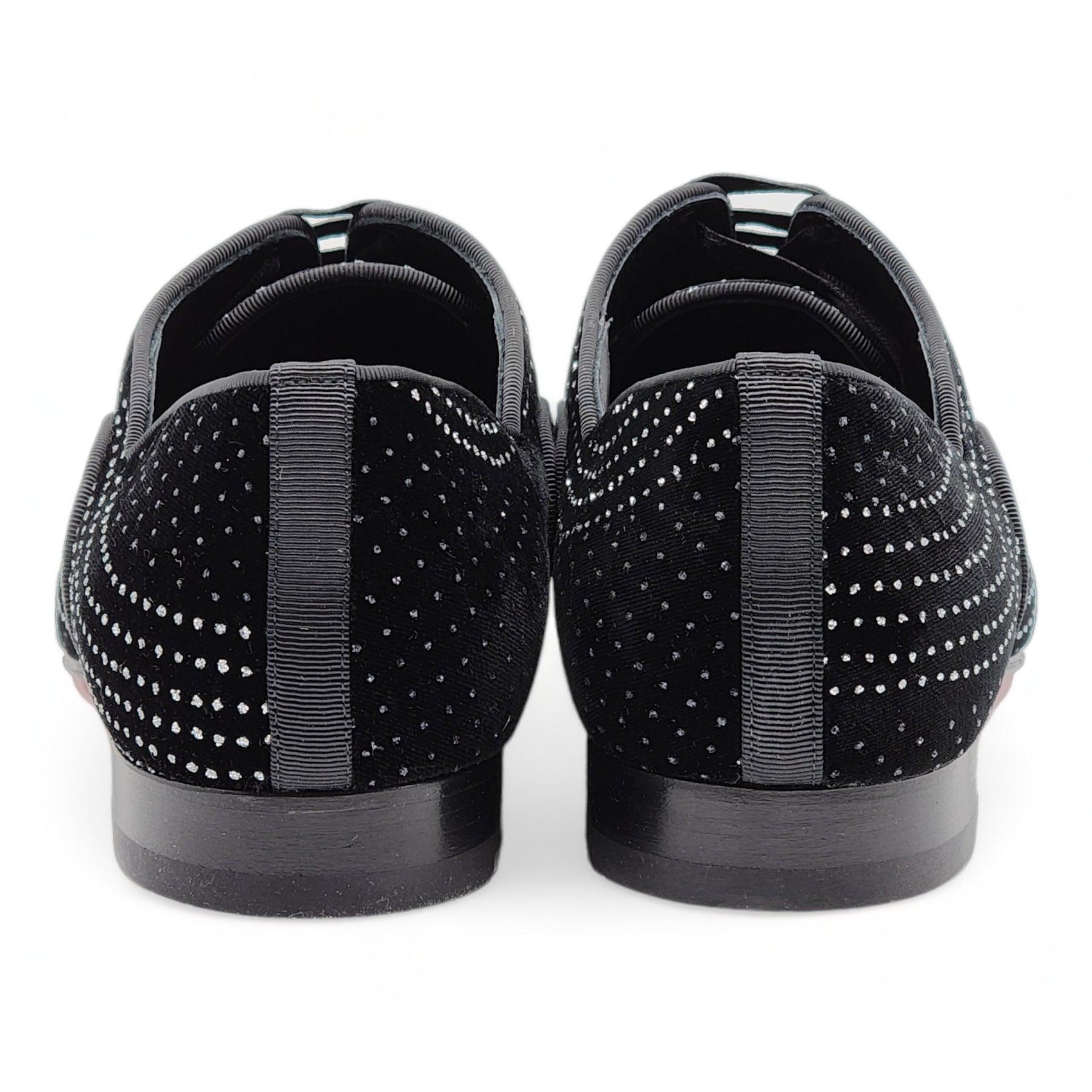 Christian Louboutin Greggyrocks Studded Oxfords Velvet in Black In Excellent Condition For Sale In Los Angeles, CA