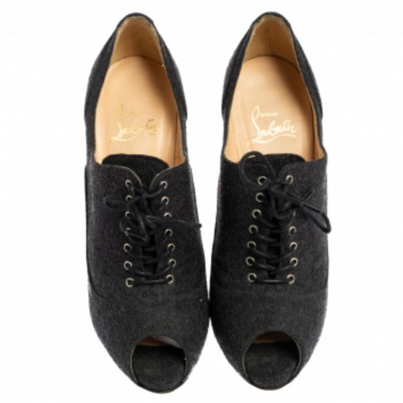 Christian Louboutin Grigio Lace Up Flannel Lady Derby120mm Ankle Booties Taglia 37 in vendita 2