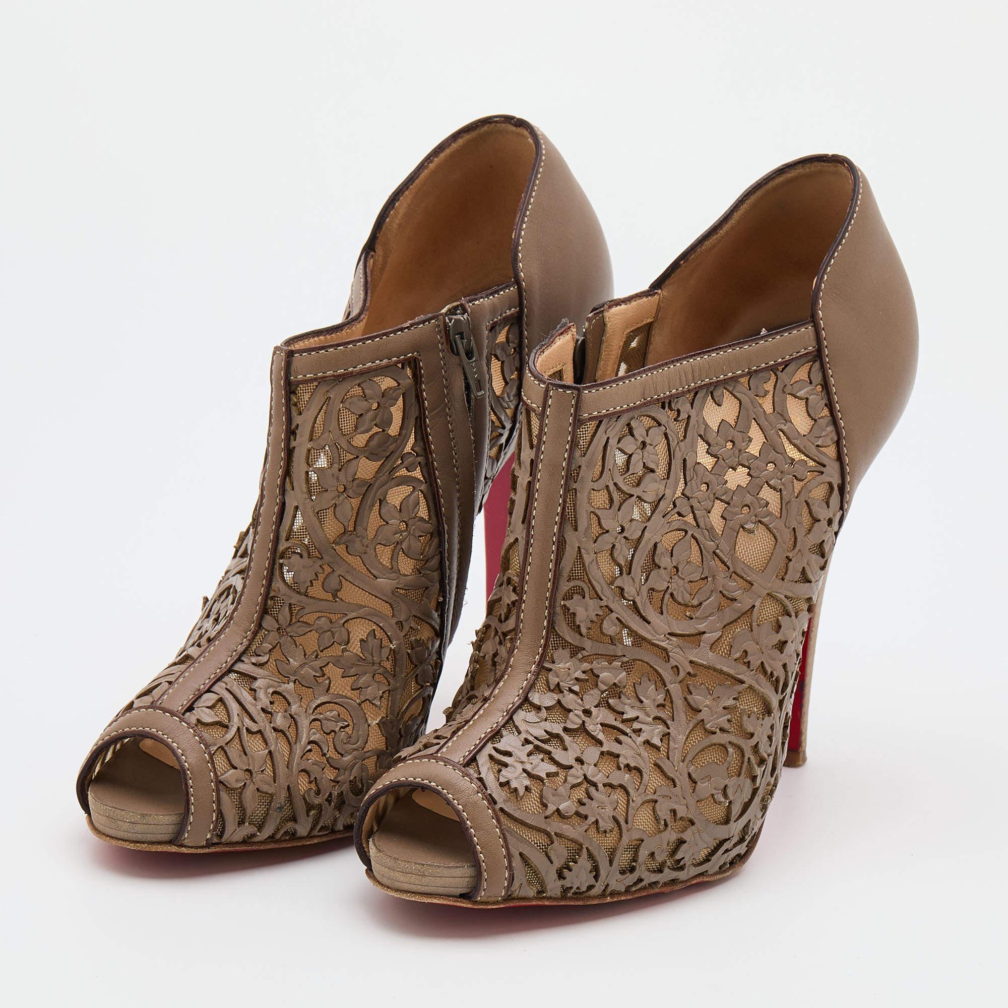 Christian Louboutin Grey Laser-Cut Leather Pampas Booties Size 36.5 In Good Condition For Sale In Dubai, Al Qouz 2