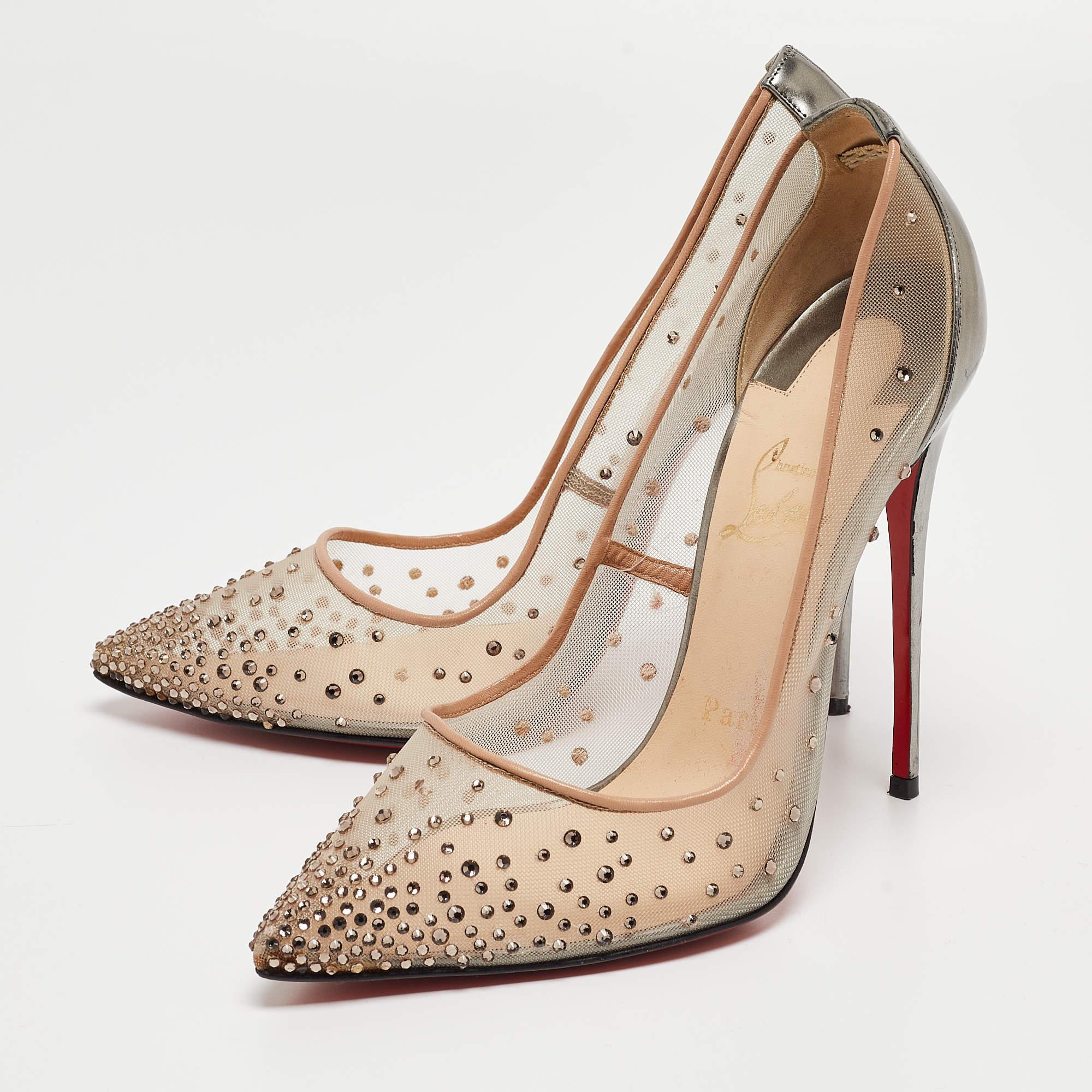 Make a chic style statement with these Christian Louboutin pumps. They showcase 12 cm heels and durable soles, perfect for your fashionable outings!

Includes: Original Dustbag, Extra Heel Tips

