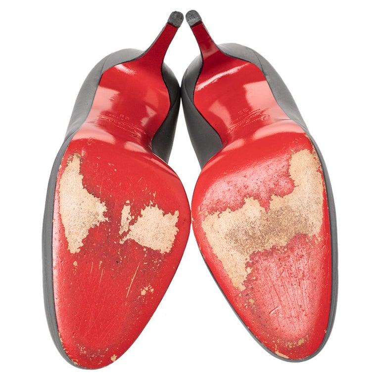 Christian Louboutin Grey Leather New Simple Pumps Size 39 For Sale at