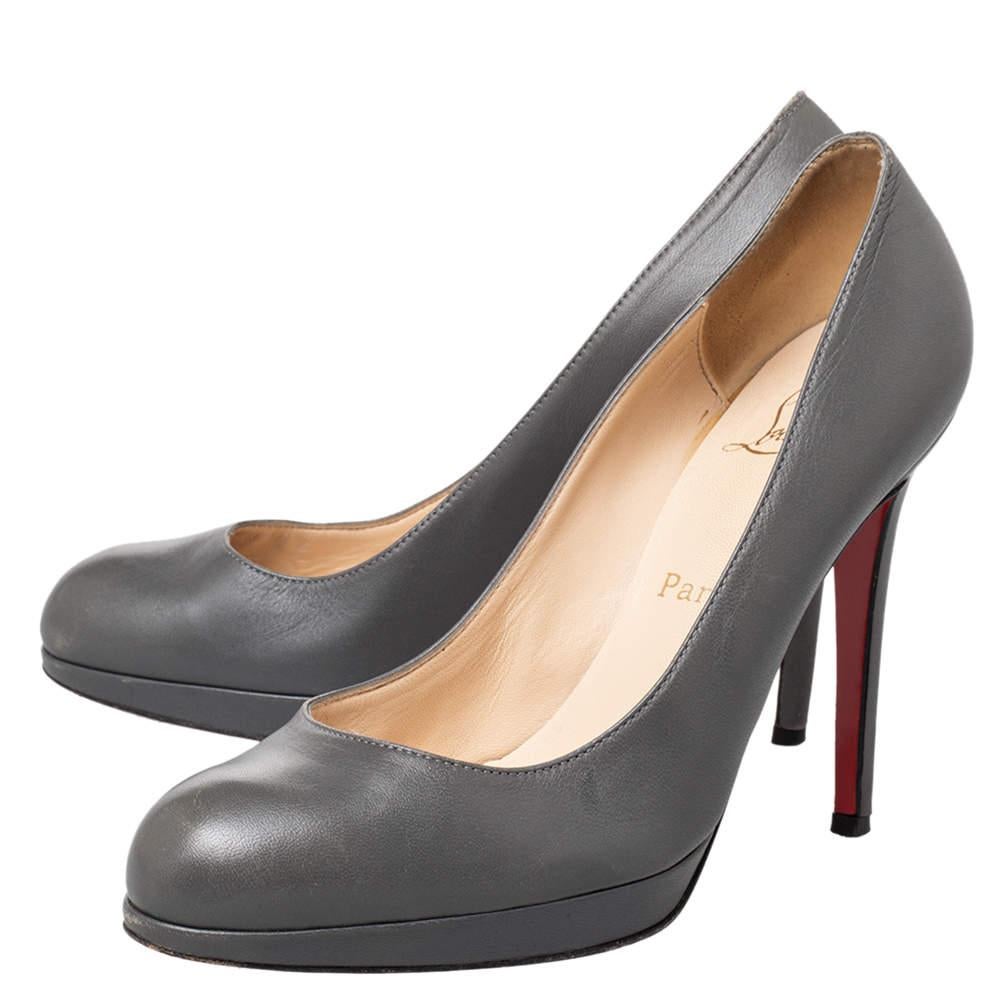 Christian Louboutin Grey Leather New Simple Pumps Size 39 In Good Condition For Sale In Dubai, Al Qouz 2