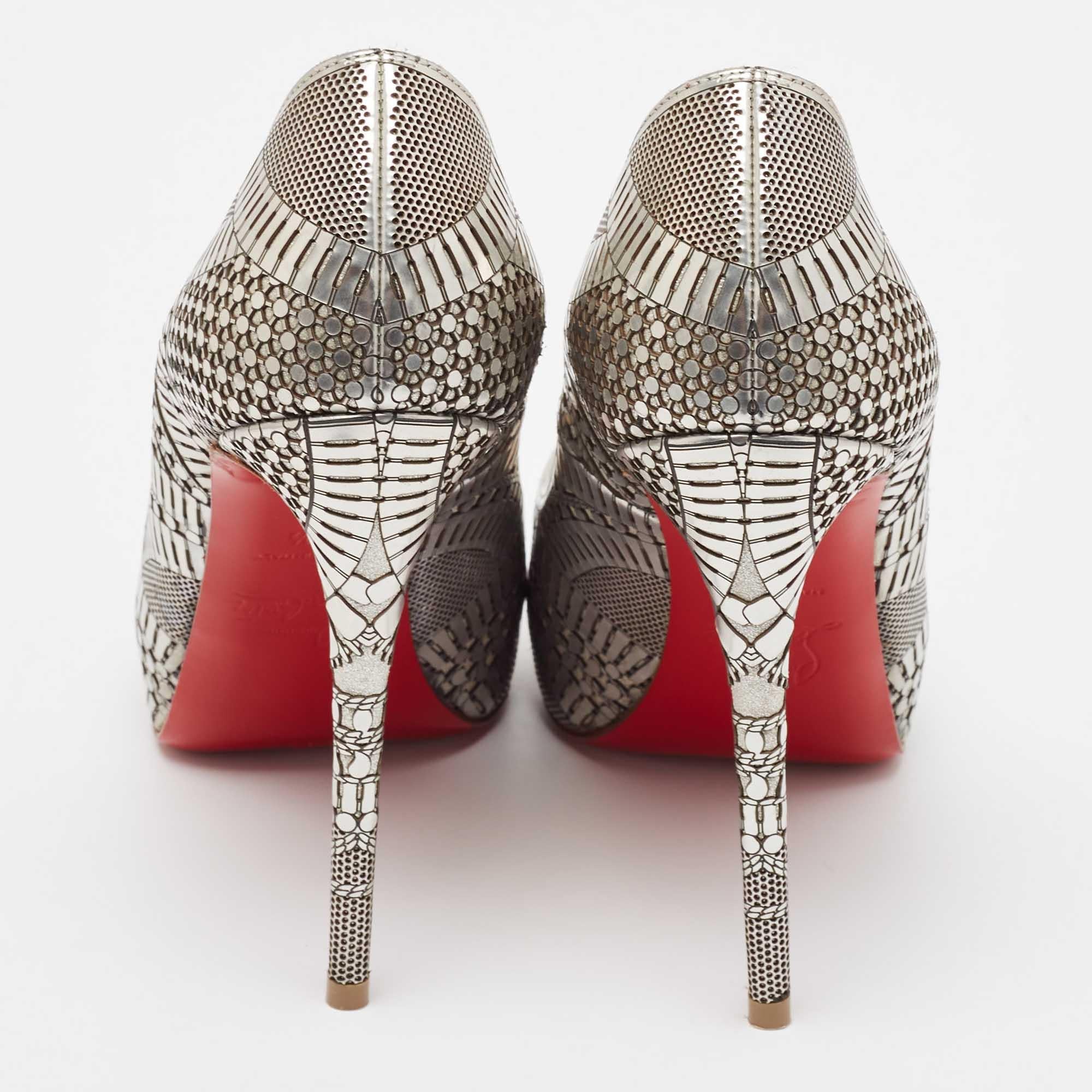 Christian Louboutin Escarpins à plateforme Suellena en cuir gris 36,5 Pour femmes en vente