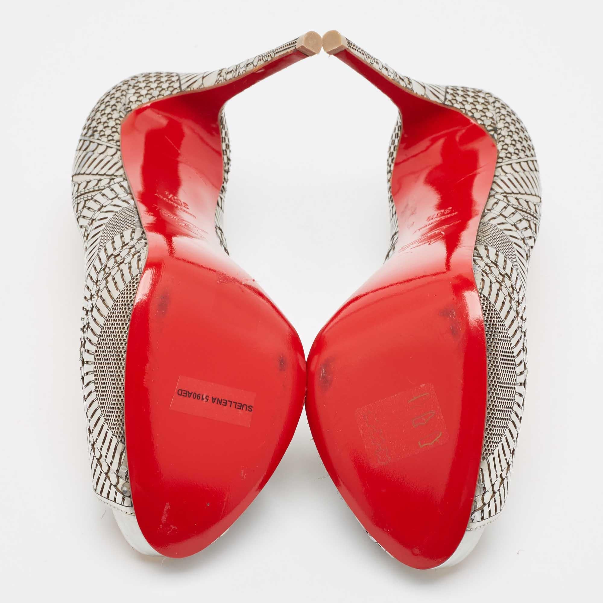 Christian Louboutin Escarpins à plateforme Suellena en cuir gris 36,5 en vente 1