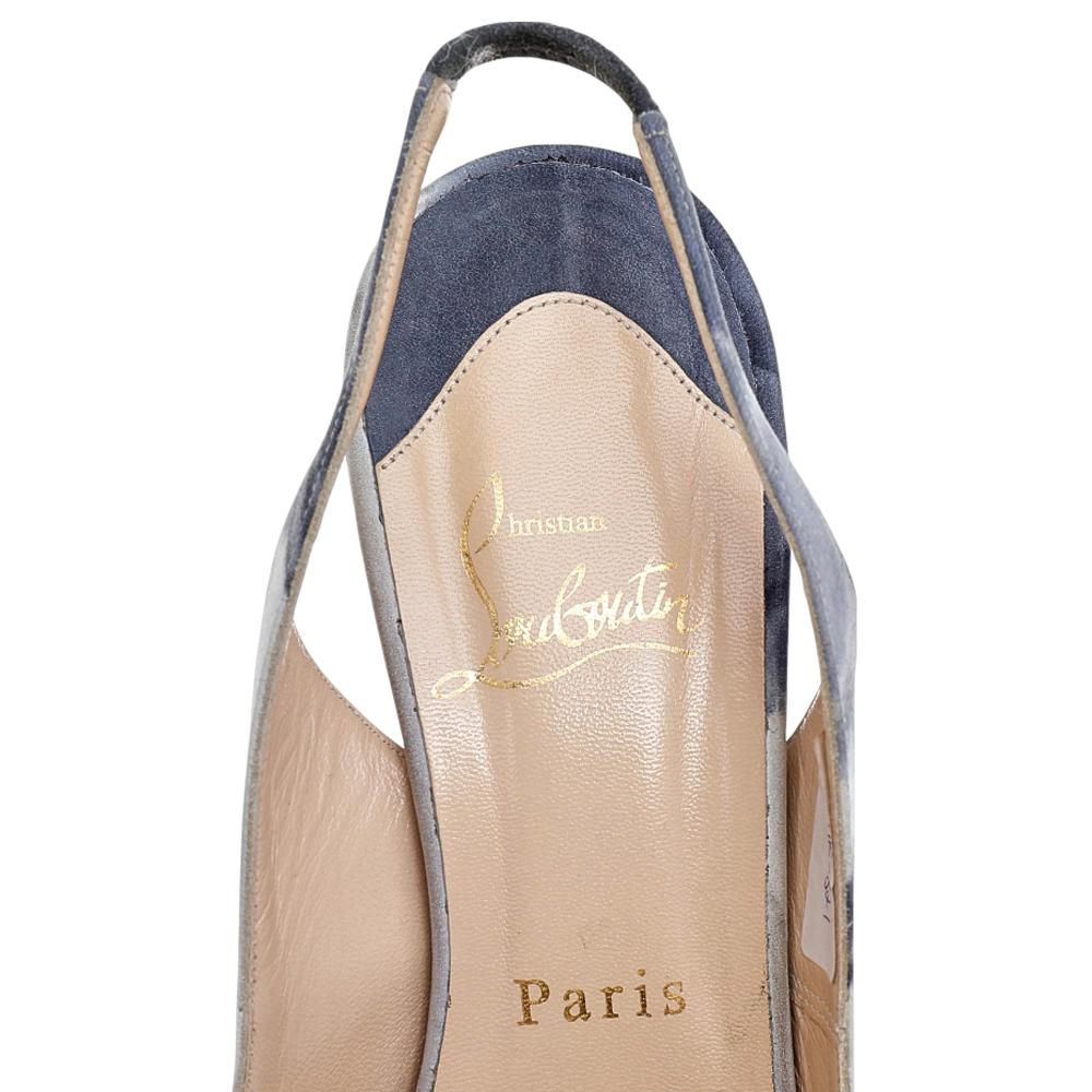 Women's Christian Louboutin Grey Nubuck N°Prive Peep Toe Slingback Sandals Size 37.5 For Sale