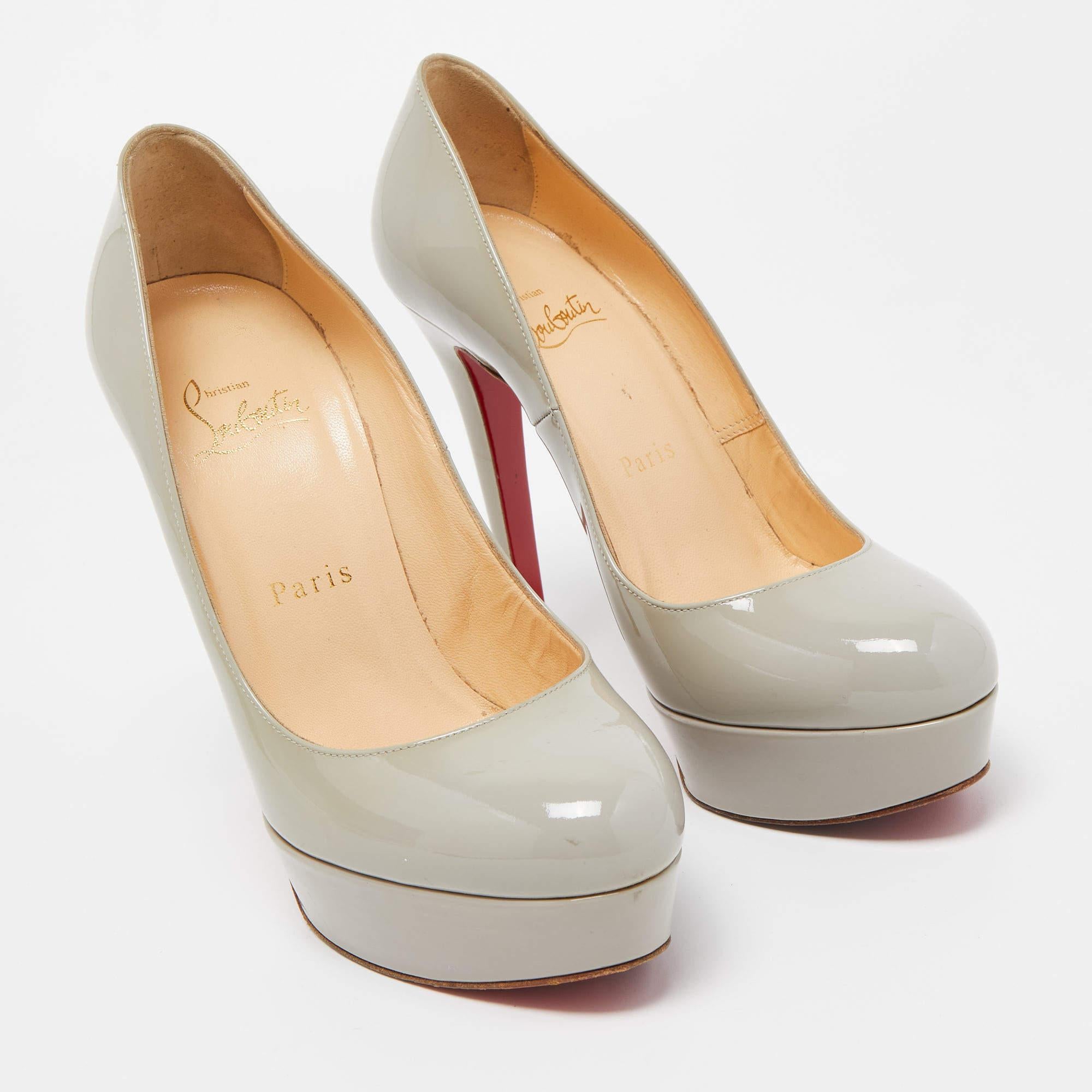 Women's Christian Louboutin Grey Patent Leather Bianca Pumps Size 36.5 For Sale