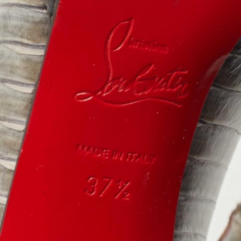 Christian Louboutin Grau Python Leder Runde Zehe Pumps Größe 37.5 im Angebot 4