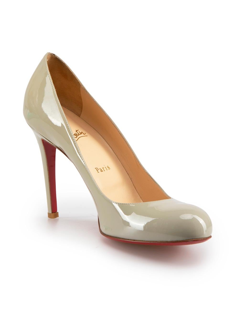 CONDITION is Very good. Minimal wear to heels is evident. Minimal wear found with a handful of small glue marks seen at interior and very mild abrasion to the outsoles on this used Christian Louboutin designer resale item.
 
Details
Grey
Patent