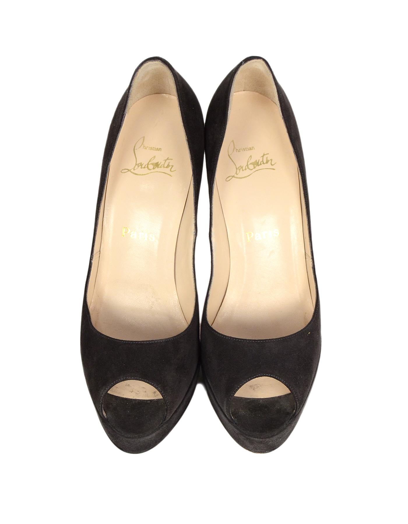 Christian Louboutin Grey Suede Peep Toe Platform Pumps sz 38 In Good Condition In New York, NY