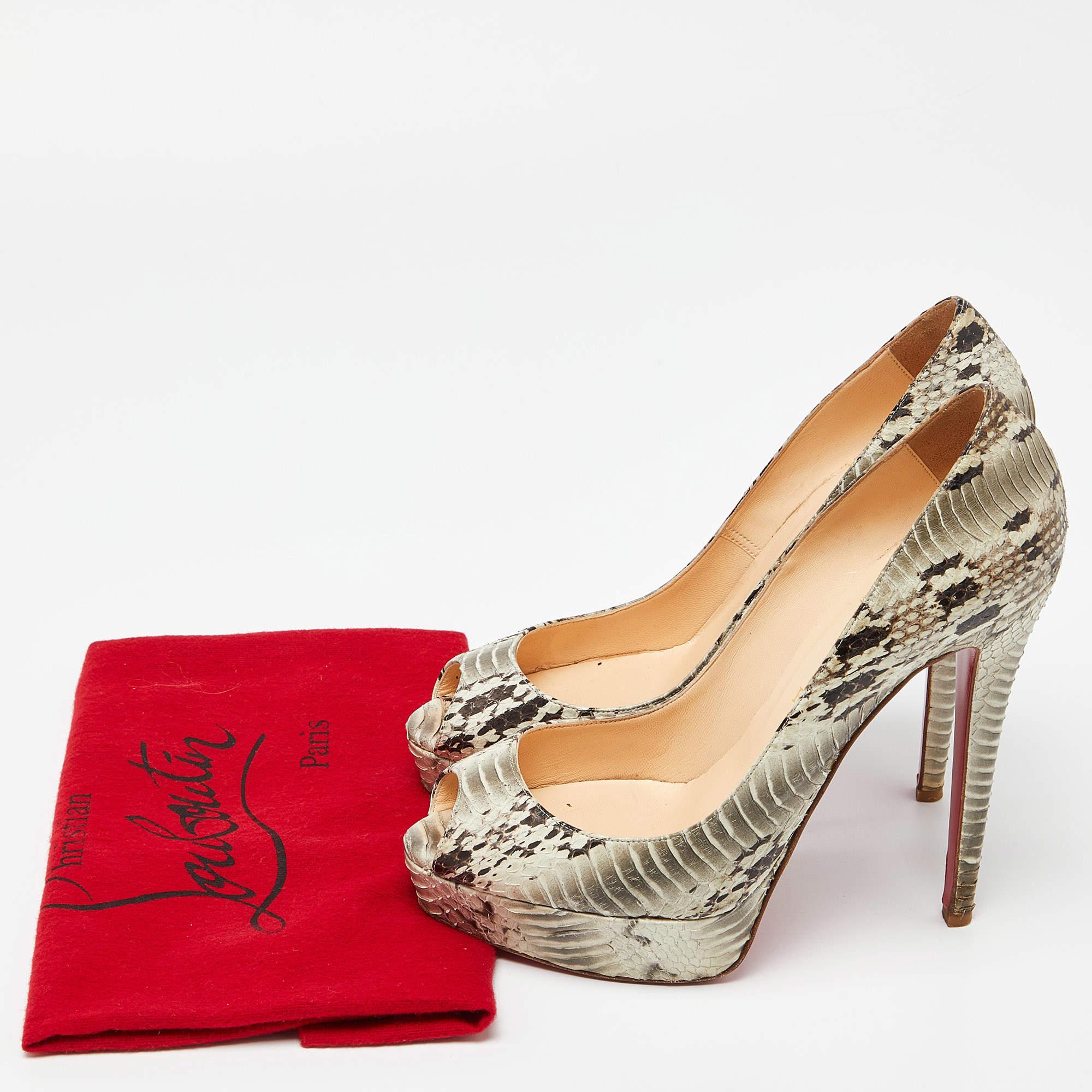 Christian Louboutin Grau Watersnake Leder Lady Peep Pumps Größe 40 im Angebot 4