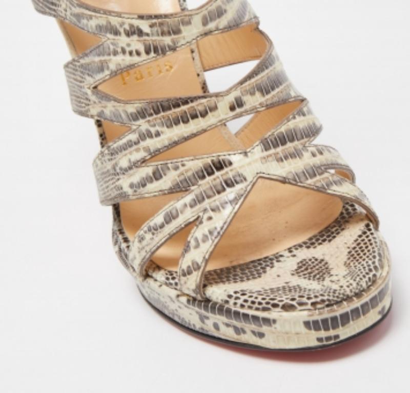 Christian Louboutin Sandali a gabbia in pelle di lucertola grigio/giallo 'Fernando' misura 37 In condizioni buone in vendita a Dubai, Al Qouz 2