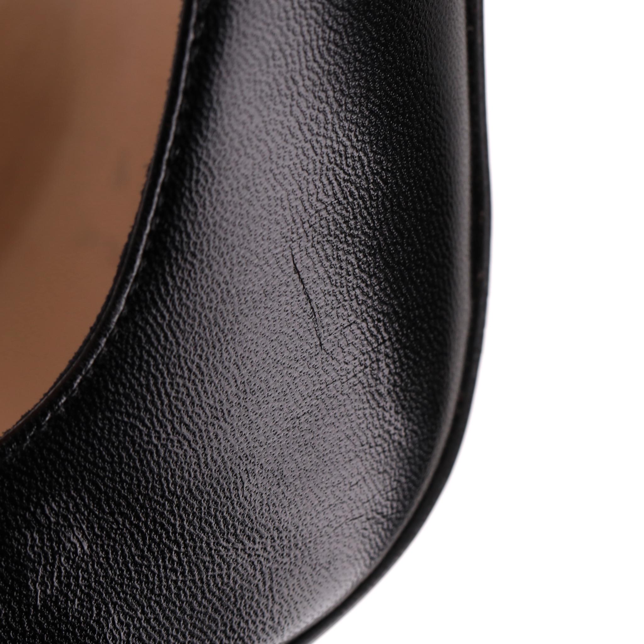 Tacchi Christian Louboutin con punta in vernice con stampa leopardo in vendita 5