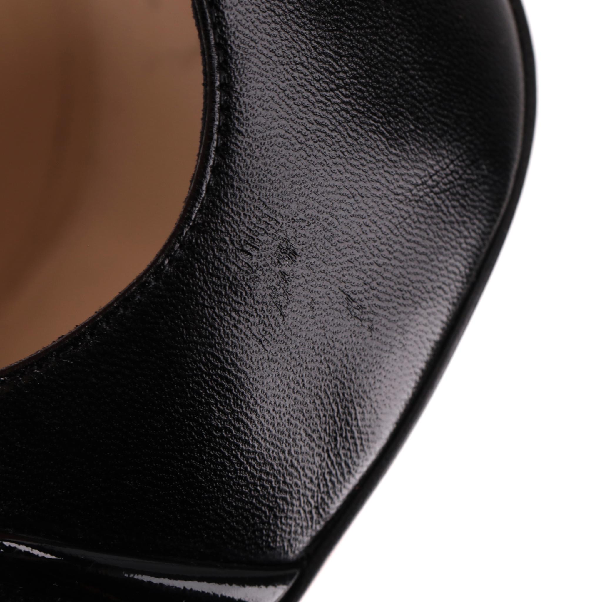 Tacchi Christian Louboutin con punta in vernice con stampa leopardo in vendita 6