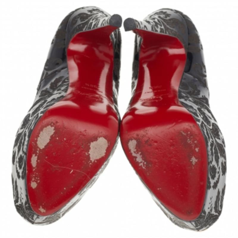 Christian Louboutin Alteza Arabesco Motivo Peep Toe Plataforma Bombas Tamaño 38.5 en venta 2