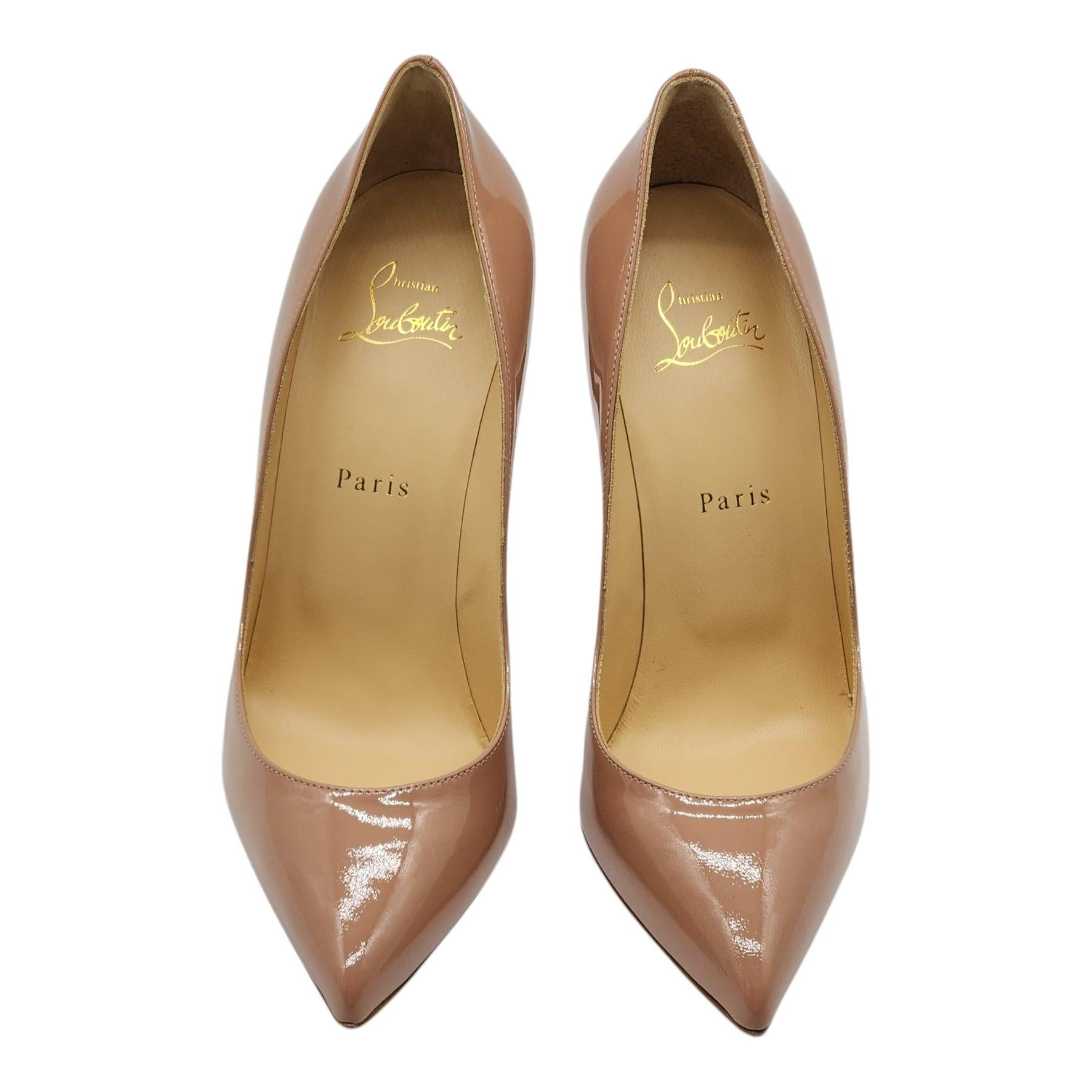Christian Louboutin Kate 100 mm Pumps.

Informazioni aggiuntive:
Materiale: Pelle scamosciata
Taglia: 36 IT (5,5 US)
Colore: verde
Paese: Italia
Dimensioni: Altezza tacco 4
Condit: Nuovo con scatola, Piccole imperfezioni.