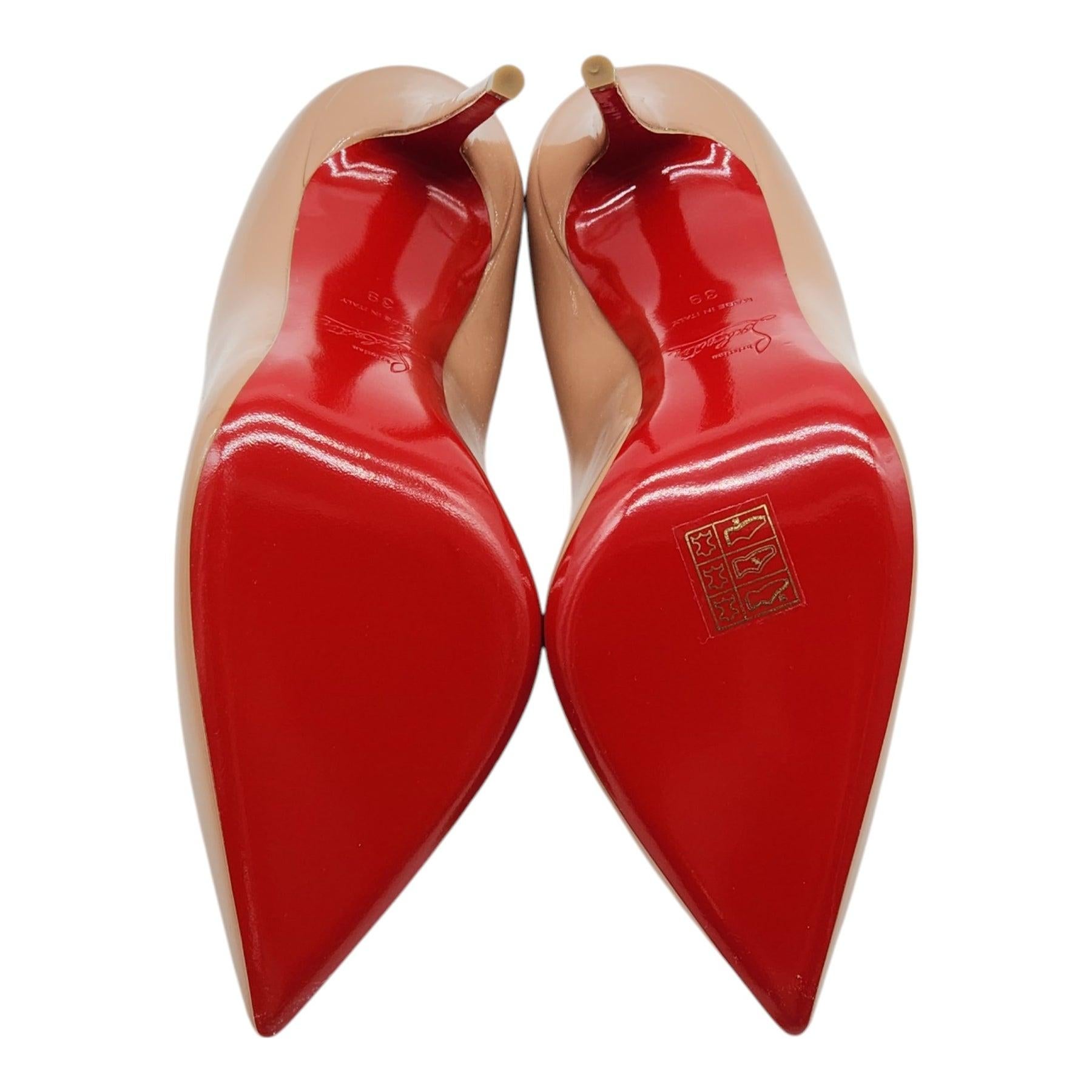 Christian Louboutin Kate Pumps in pelle verniciata color nudo In condizioni ottime in vendita a Los Angeles, CA