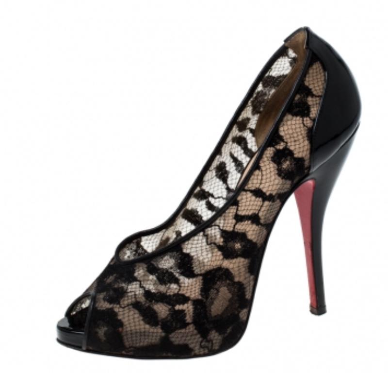 Christian Louboutin Spitze und Lackleder Ambro Peep Toe Pumps Größe 36.5 im Angebot 1