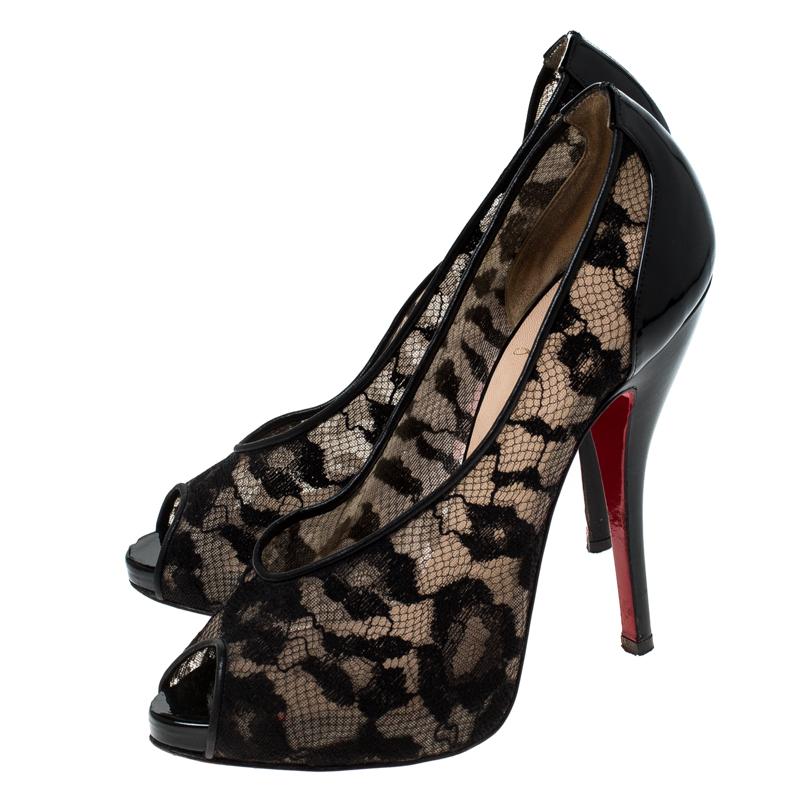 Christian Louboutin Lace And Patent Leather Ambro Peep Toe Pumps Size 36.5 In Good Condition For Sale In Dubai, Al Qouz 2