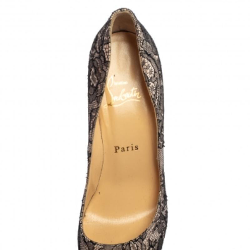 Christian Louboutin Lace And Satin Very Prive Peep Toe Platform Pumps Size 37.5 In Good Condition For Sale In Dubai, Al Qouz 2