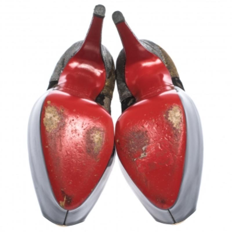 Christian Louboutin Lamé Patent Aeronotoc Peep Toe Plattform Booties Größe 38 Damen im Angebot