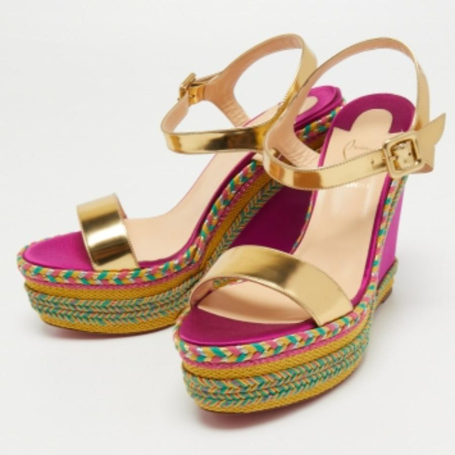 Christian Louboutin Espadrille en cuir Sandales à talons compensés Taille 41 Bon état - En vente à Dubai, Al Qouz 2