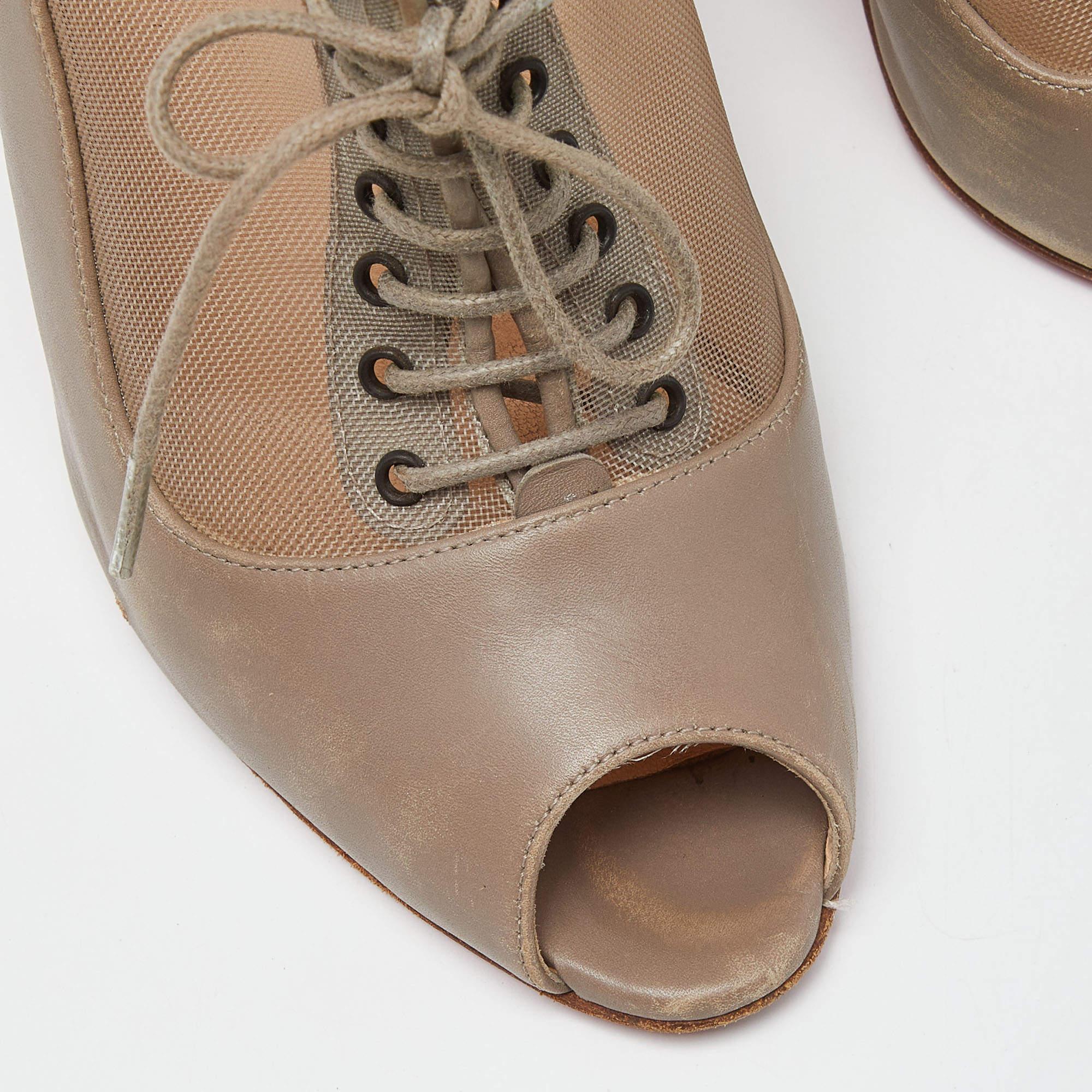 Christian Louboutin Leather Flannel Lady Peep Toe Lace Up Oxford Booties 38.5 For Sale 3