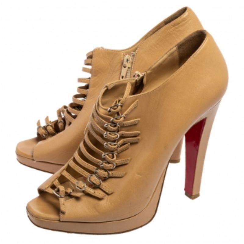 Christian Louboutin Botines de piel con detalle de hebilla Manon Tamaño 41 1