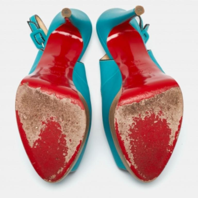 Christian Louboutin Leather Peep-Toe Platform Slingback Sandals Size 38.5 In Good Condition For Sale In Dubai, Al Qouz 2