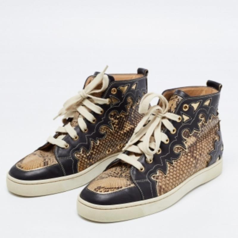 Mit diesen tollen Sneakern findest du nichts als Leichtigkeit, Stil und Komfort. Diese Sneaker mit klassischem Profil haben eine robuste äußere Form und einen umwerfenden Stil.