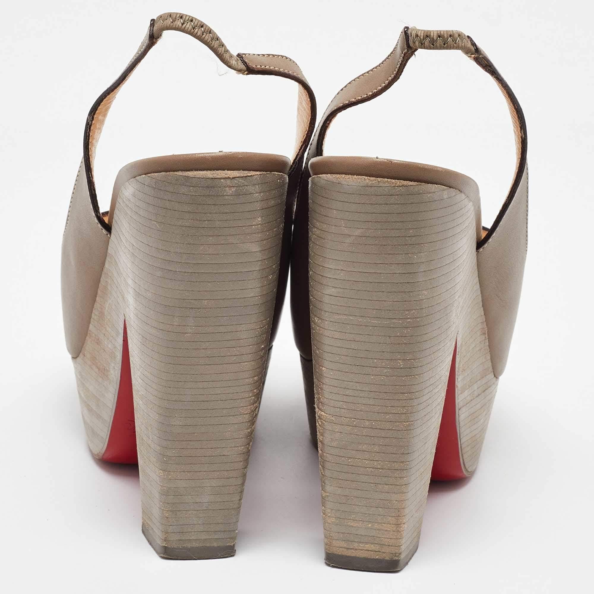 Christian Louboutin - Sandales à plateforme très courtes en cuir, taille 36,5 Pour femmes en vente
