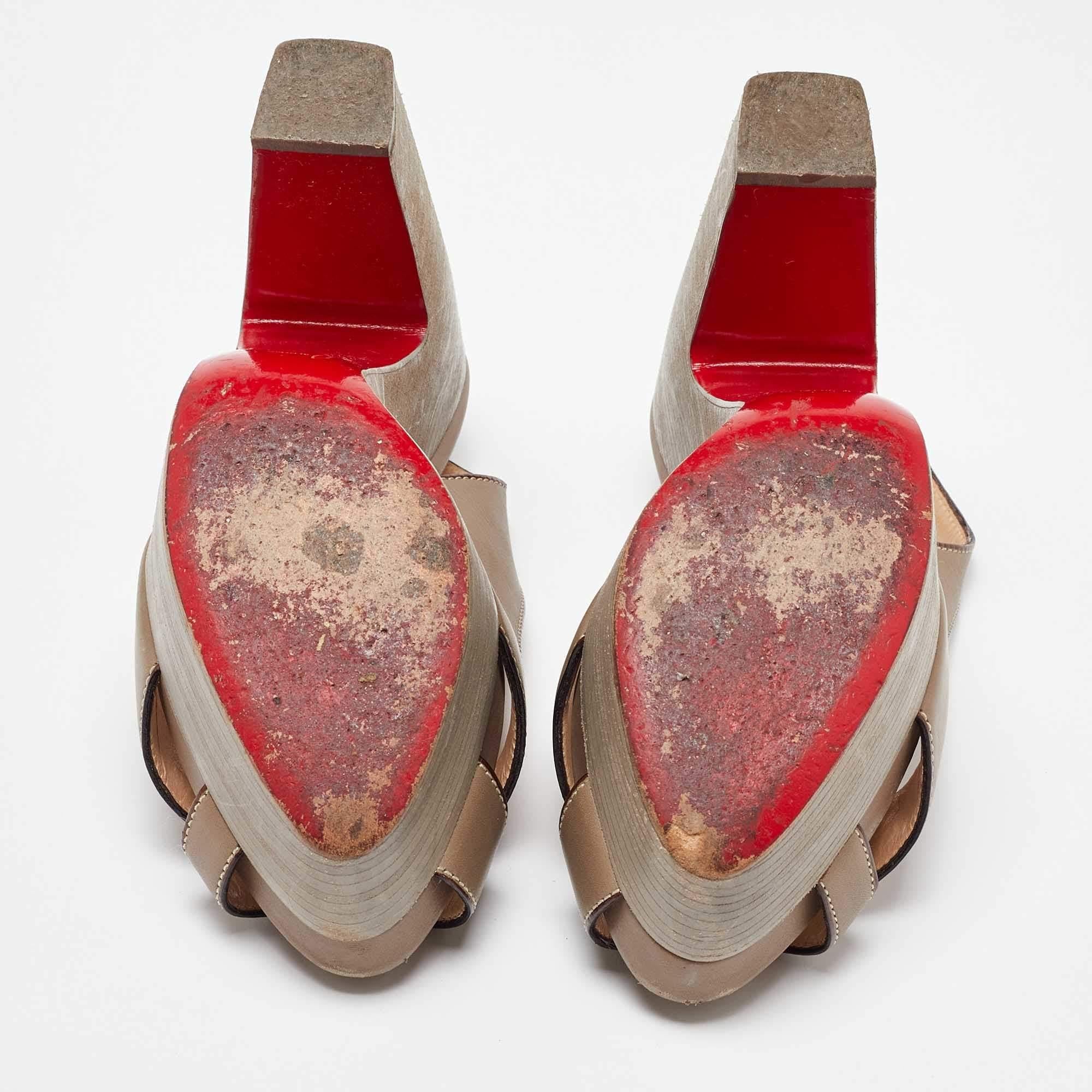 Christian Louboutin - Sandales à plateforme très courtes en cuir, taille 36,5 en vente 1