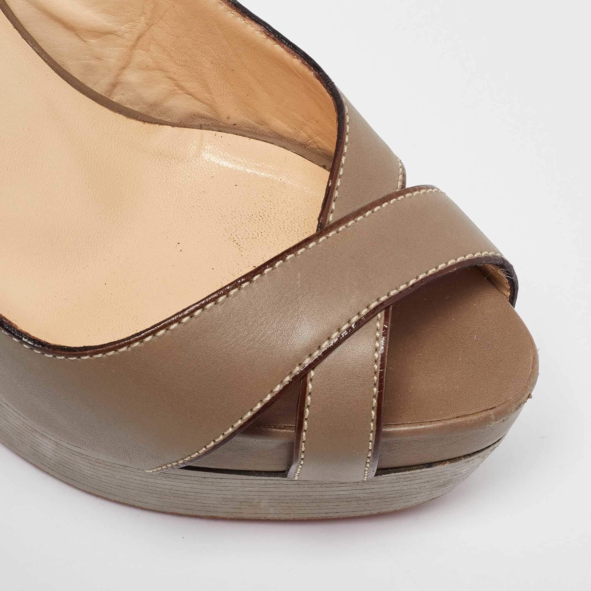 Christian Louboutin - Sandales à plateforme très courtes en cuir, taille 36,5 en vente 2