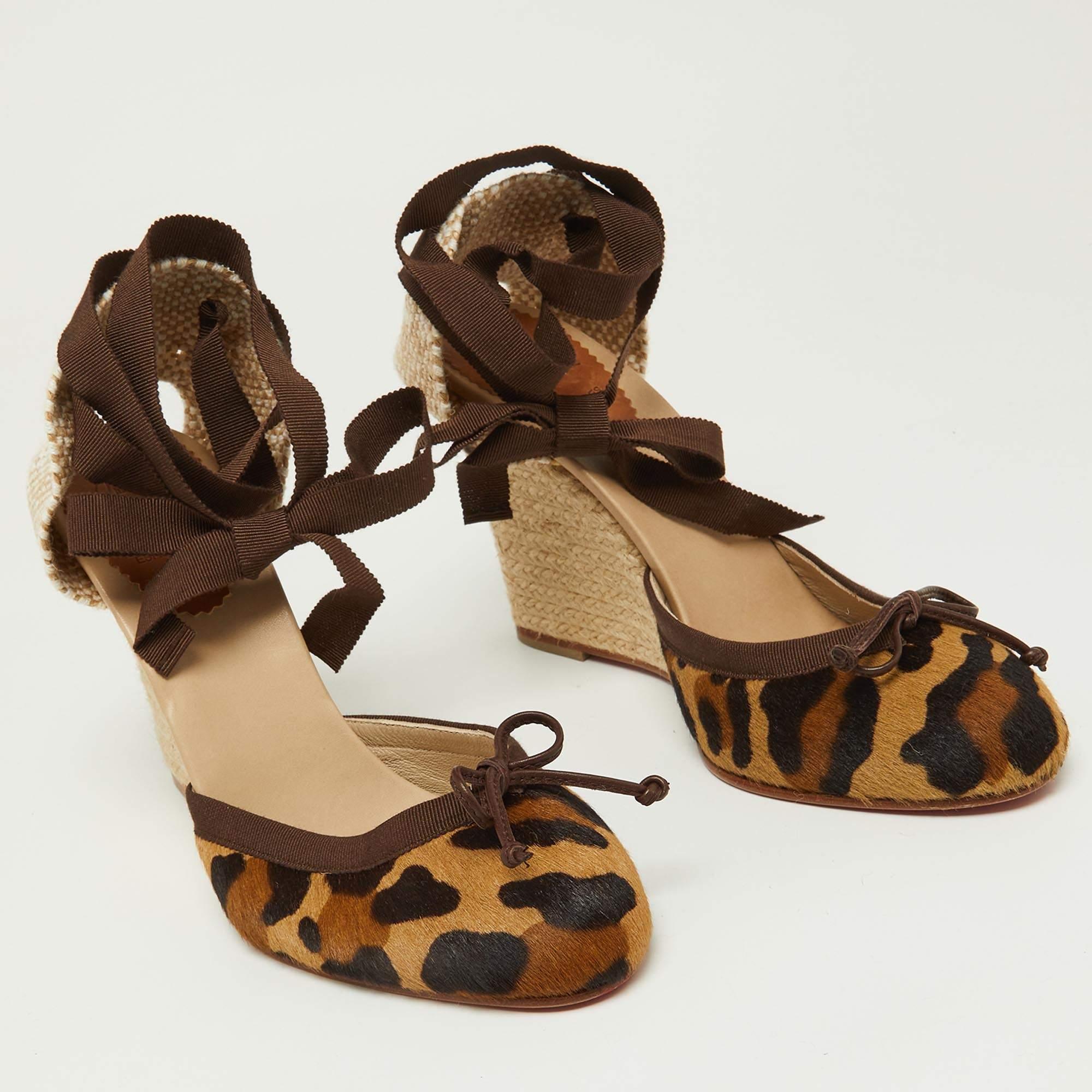 Christian Louboutin Leopard Calf Hair Carino Espadrille Wedge Sandals Size 39 In New Condition In Dubai, Al Qouz 2