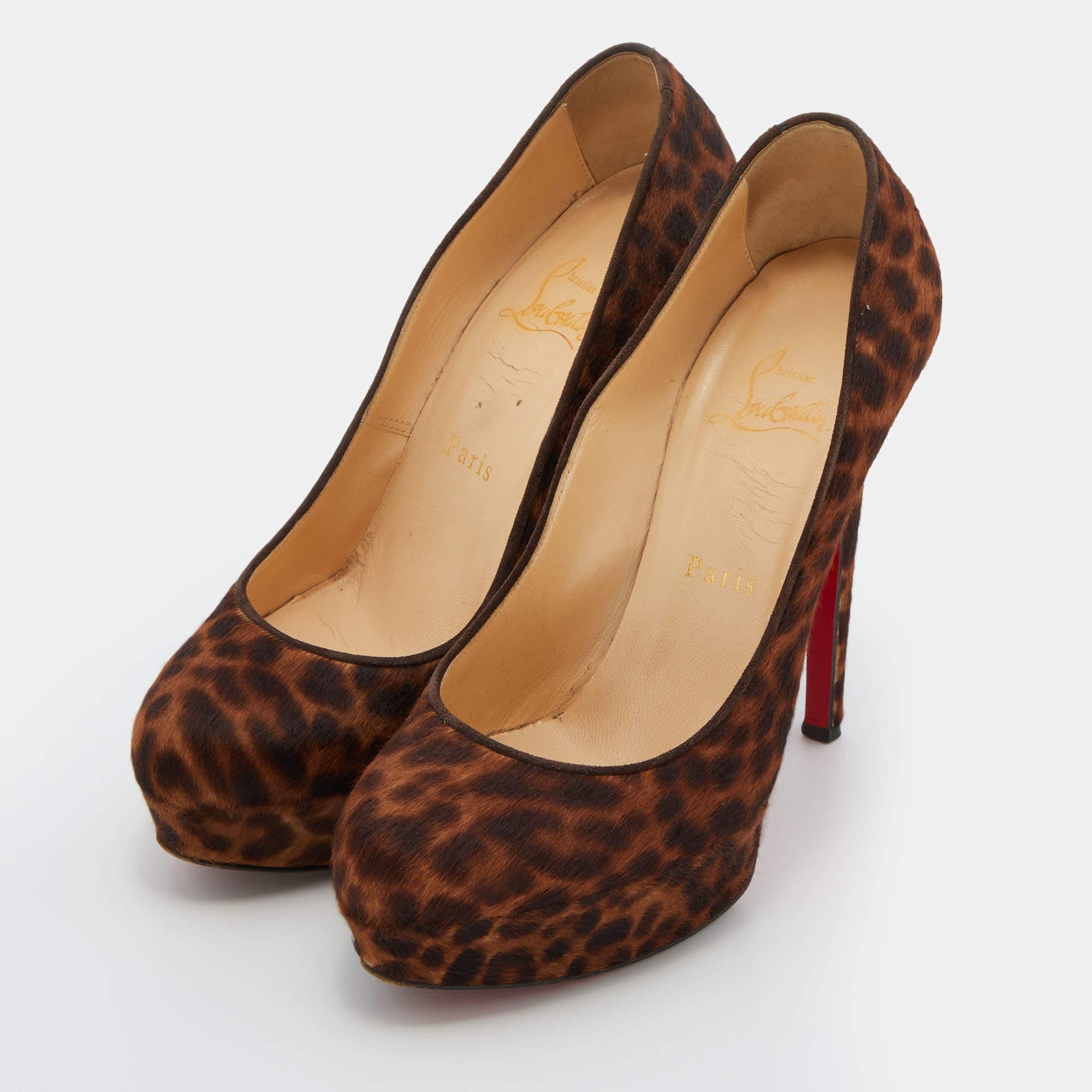 Perfectly sewn and finished to ensure an elegant look and fit, these designer shoes are a purchase you'll love flaunting. They look great on the feet.