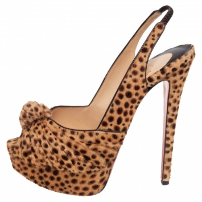 Christian Louboutin Bombas Jenny Slingback de pelo de becerro con estampado de leopardo Talla 37.5 en venta 1