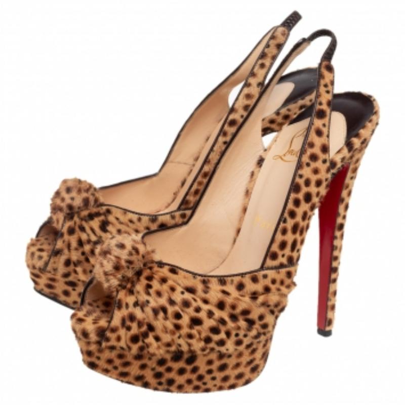 Christian Louboutin Bombas Jenny Slingback de pelo de becerro con estampado de leopardo Talla 37.5 en venta 2