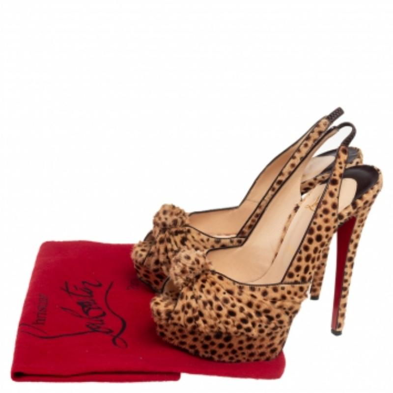 Christian Louboutin Bombas Jenny Slingback de pelo de becerro con estampado de leopardo Talla 37.5 en venta 3