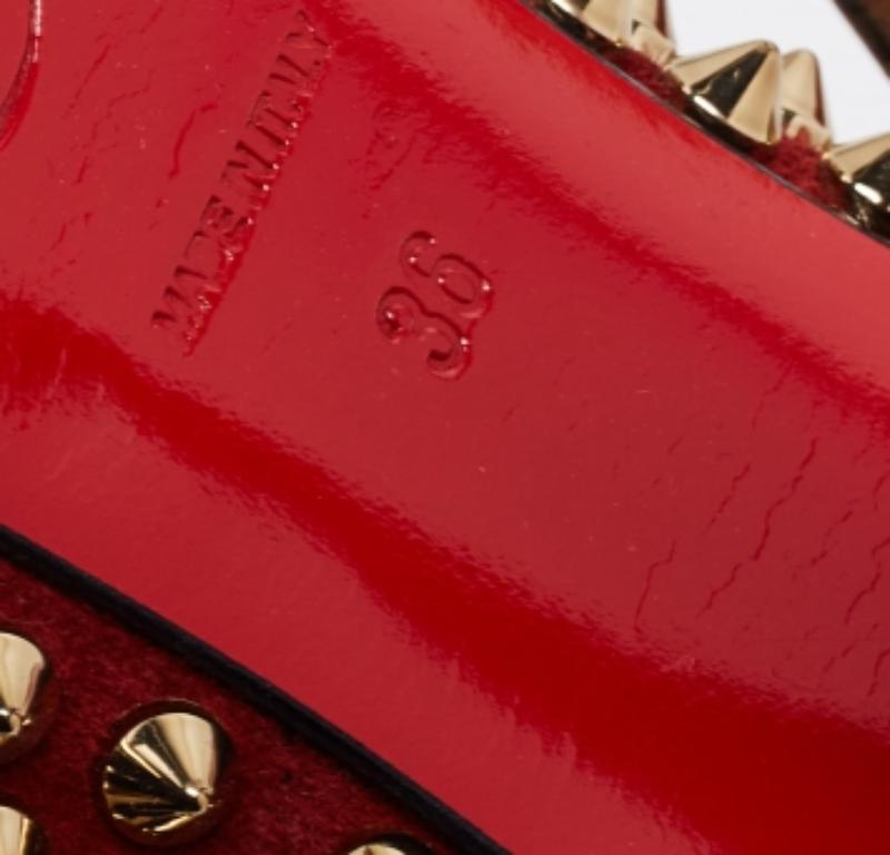 Christian Louboutin Zapatos de tacón con punta de ante de leopardo con estampado de becerro Tamaño 36 en Excelente estado para la venta en Dubai, Al Qouz 2