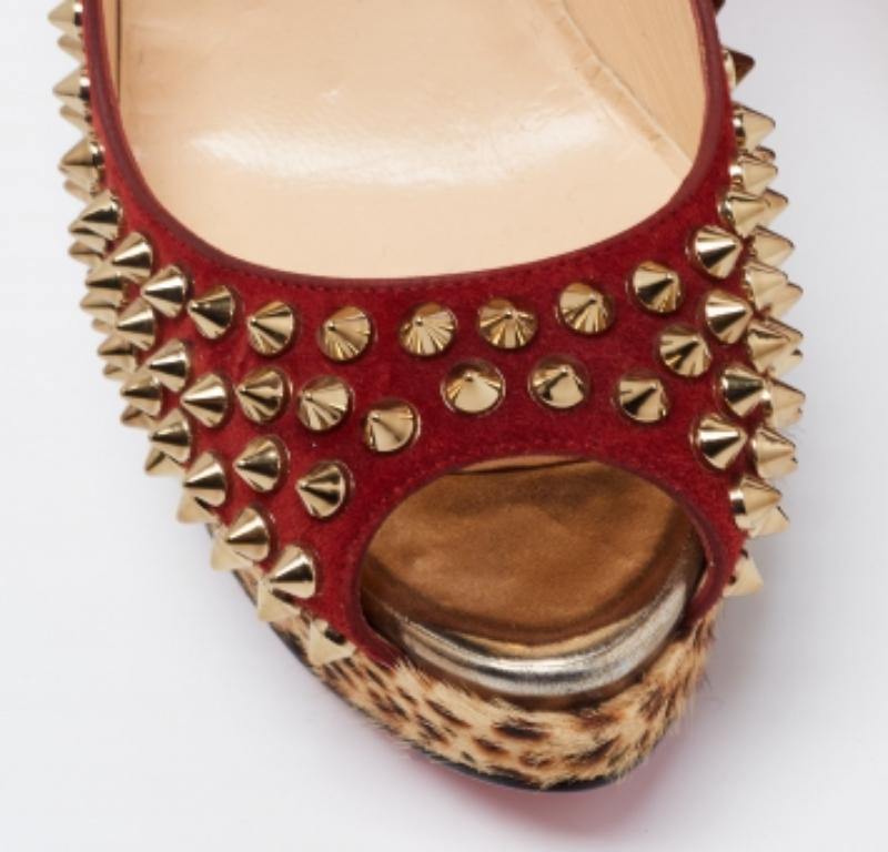 Christian Louboutin Zapatos de tacón con punta de ante de leopardo con estampado de becerro Tamaño 36 en venta 1