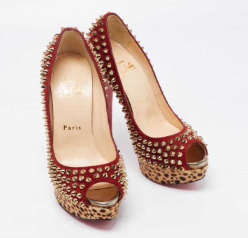 Christian Louboutin Zapatos de tacón con punta de ante de leopardo con estampado de becerro Tamaño 36 en venta 2