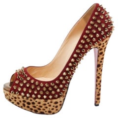Christian Louboutin Zapatos de tacón con punta de ante de leopardo con estampado de becerro Tamaño 36