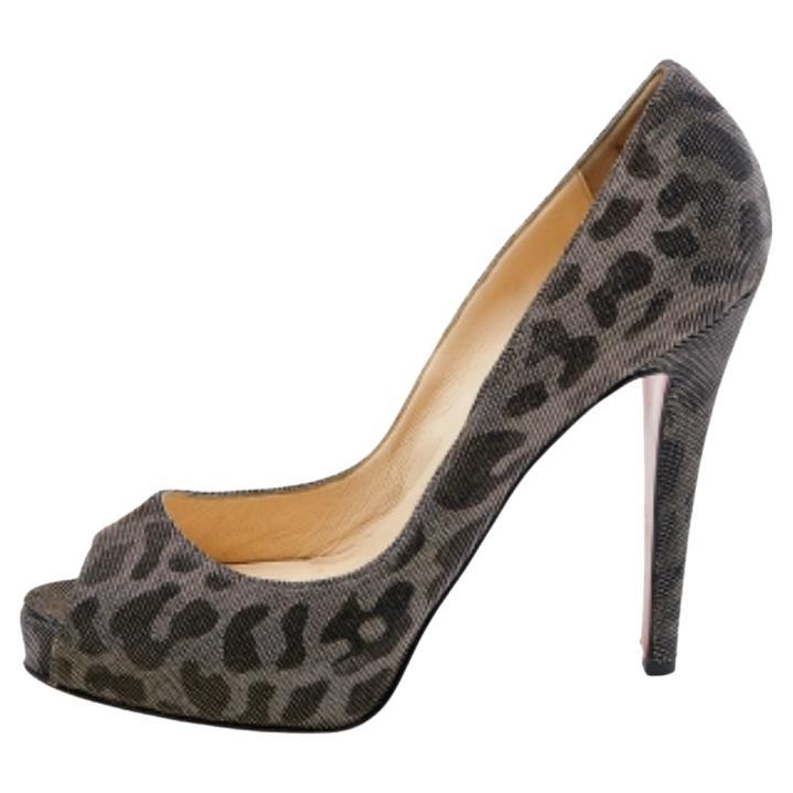 Christian Louboutin Leopard Print Lurex Fabric Very Prive Pumps Size 38.5 For Sale